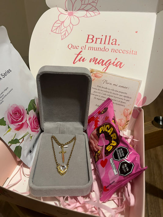 Collar espada, corazón